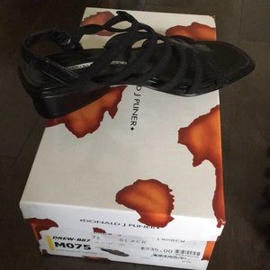 Donald J Pliner Drew 7.5 Elastic Stretch Sandals